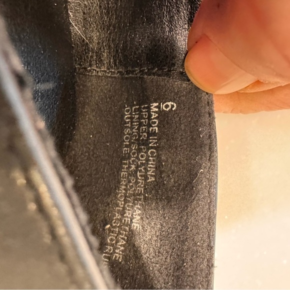 American Eagle Women’s Black Mary Jane’s Chunky Lug Sole Size 6 NEW - Picture 8 of 9